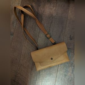 Noonday wristlet/fanny